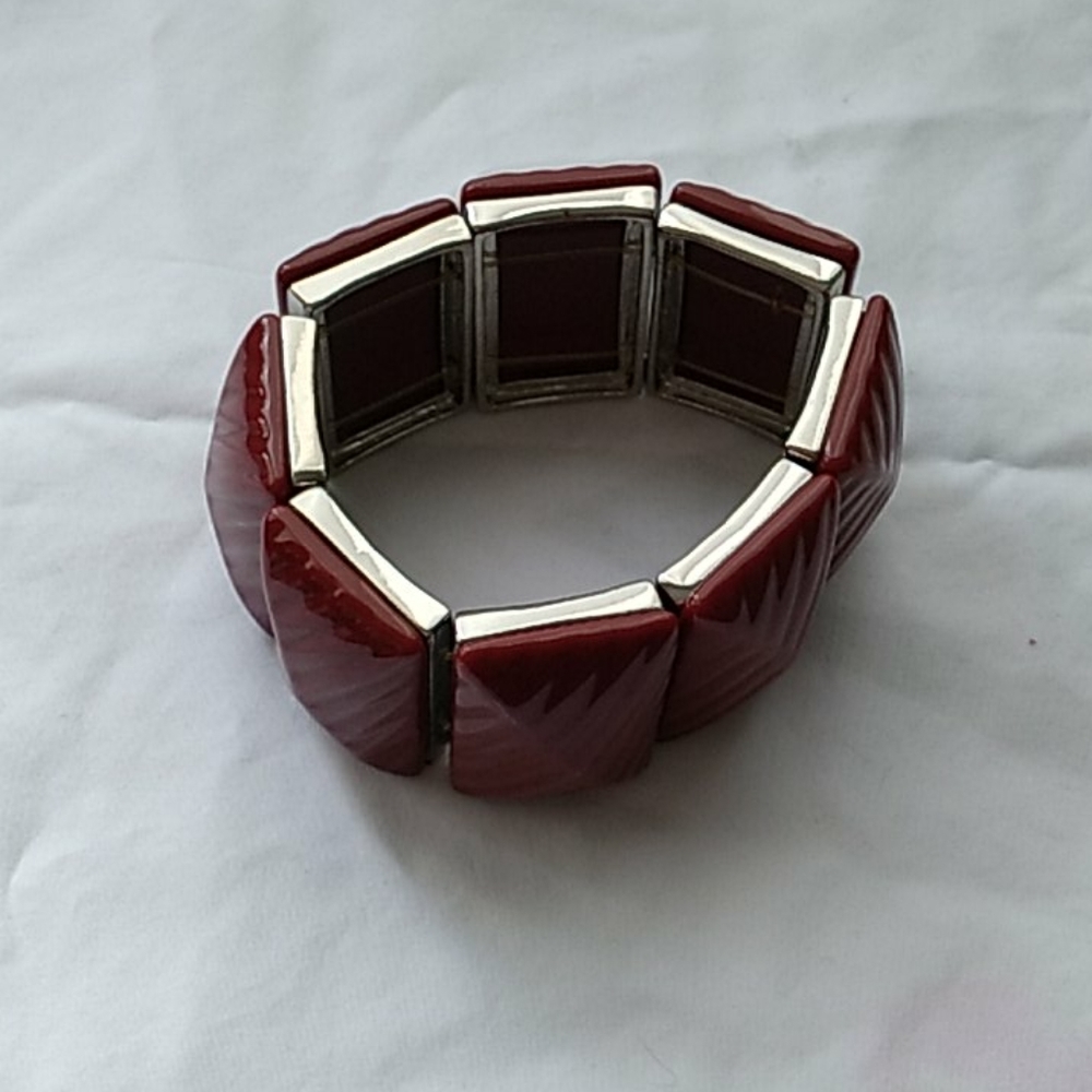 Red Rectangular Stretch Bracelet - image 2